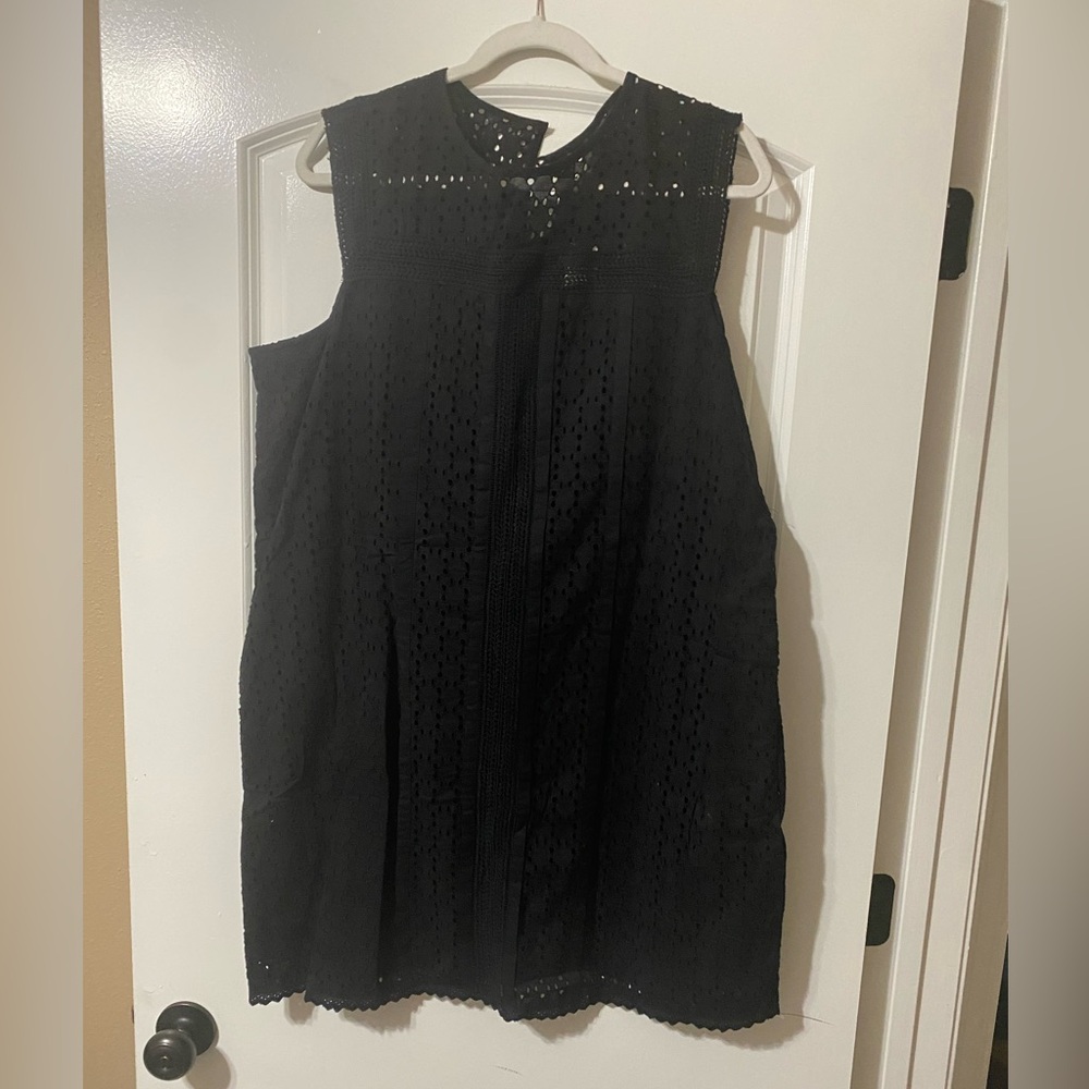 Gap Black Eyelet
